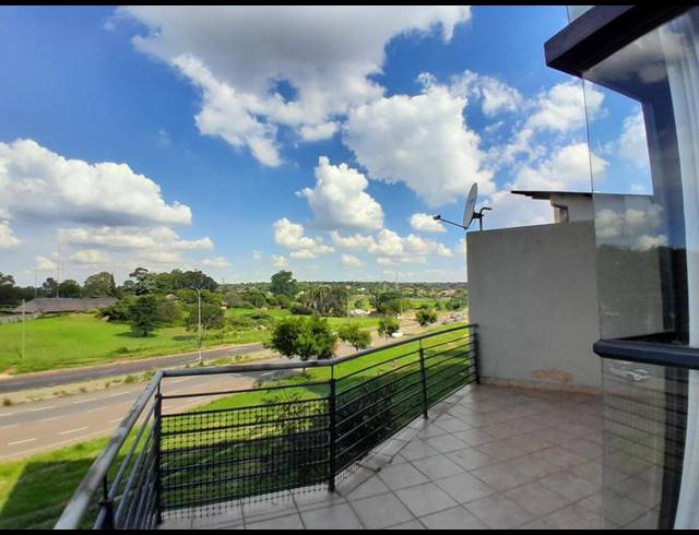 1 BEDROOM PROPERTY TO RENT IN ROOIHUISKRAAL NORTH